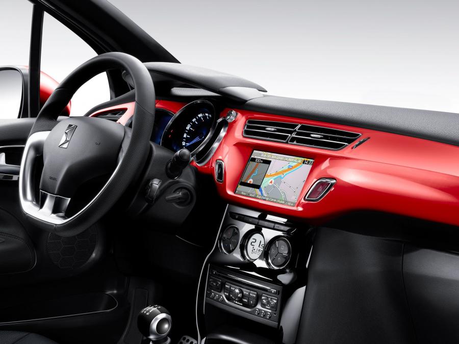  Citroen DS3 DSport Red 2013 года  (фото 2 из 2)
